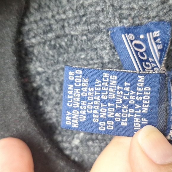 Exquisite Lambswool Tie-Front Sweater with a Luxurious Long Collar Size Small - Picture 3 of 13